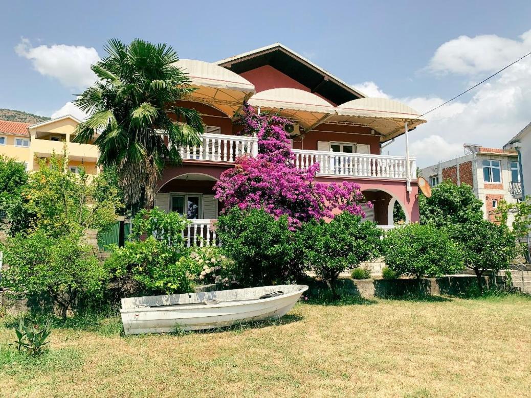Peaceful, Cosy Tivat Guesthouse Exteriör bild