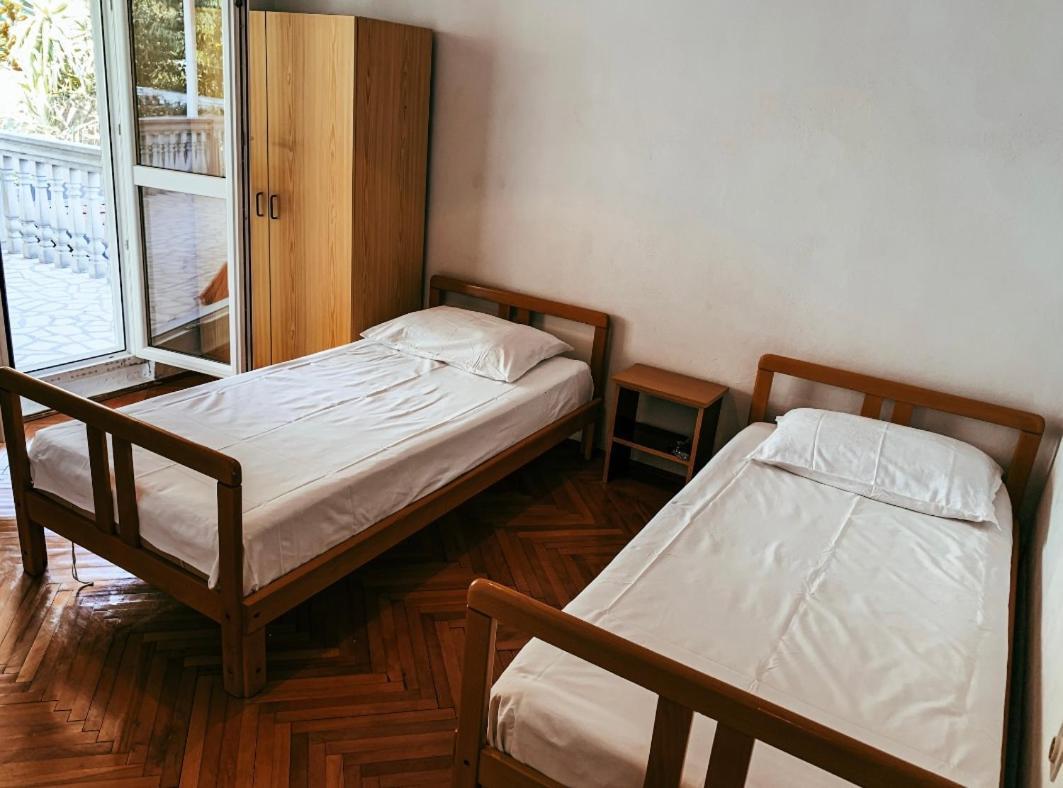 Peaceful, Cosy Tivat Guesthouse Exteriör bild