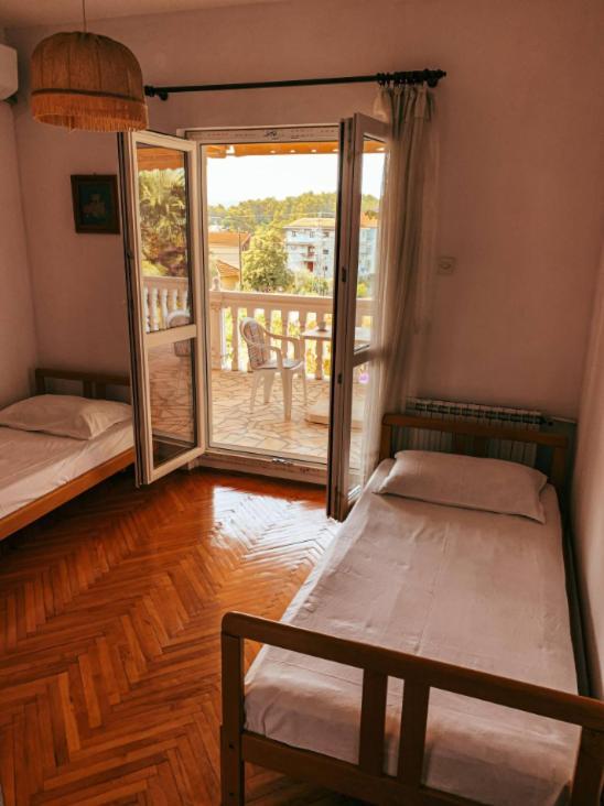 Peaceful, Cosy Tivat Guesthouse Exteriör bild